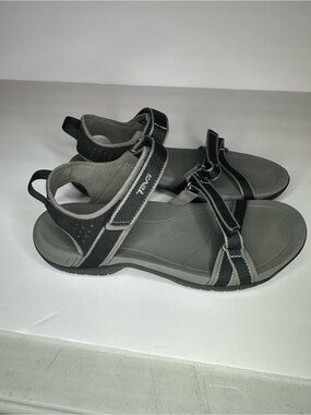 Teva Verra Women Sandals in Gray and Black Size 8